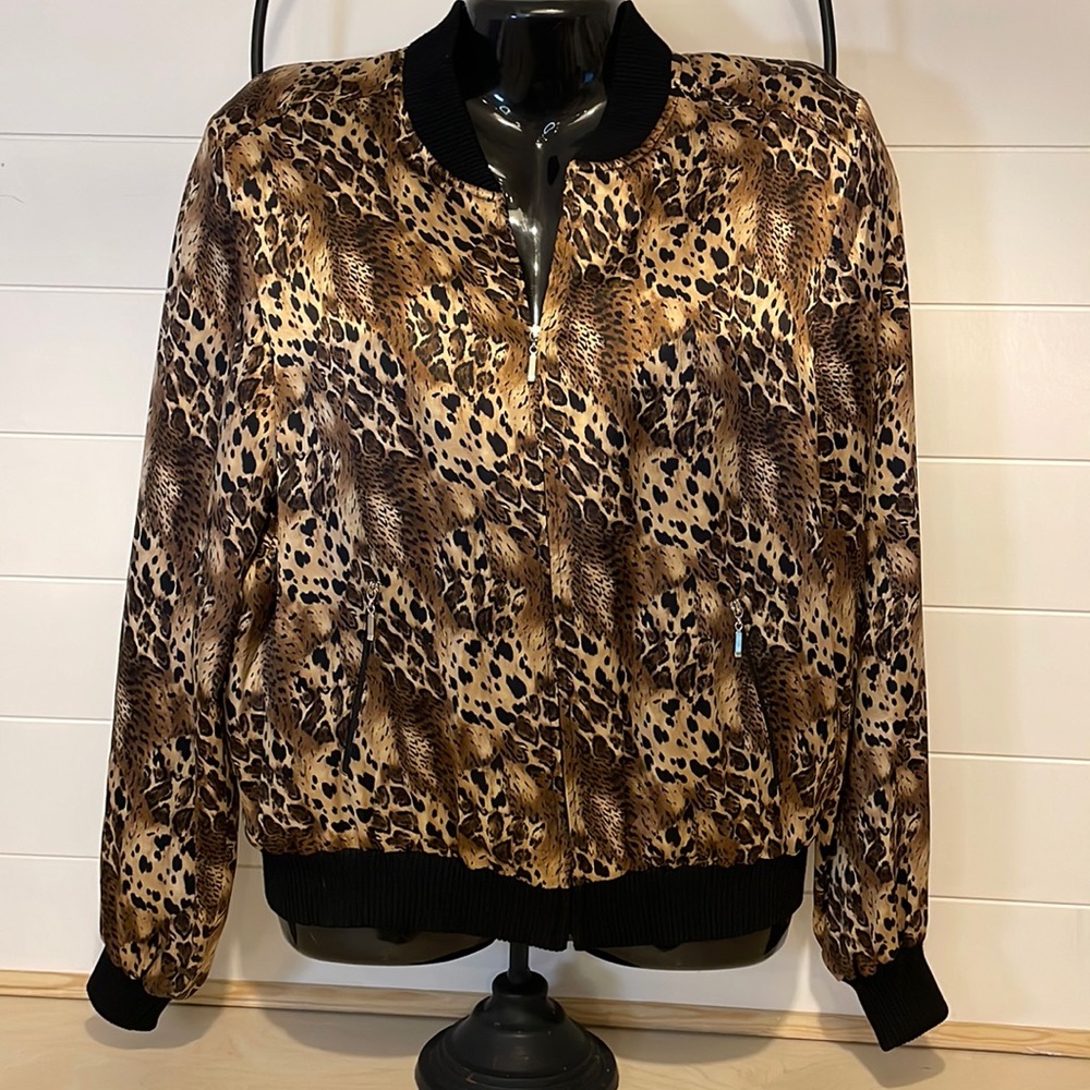 100% Silk Leopard Print Full Zip Jacket‎